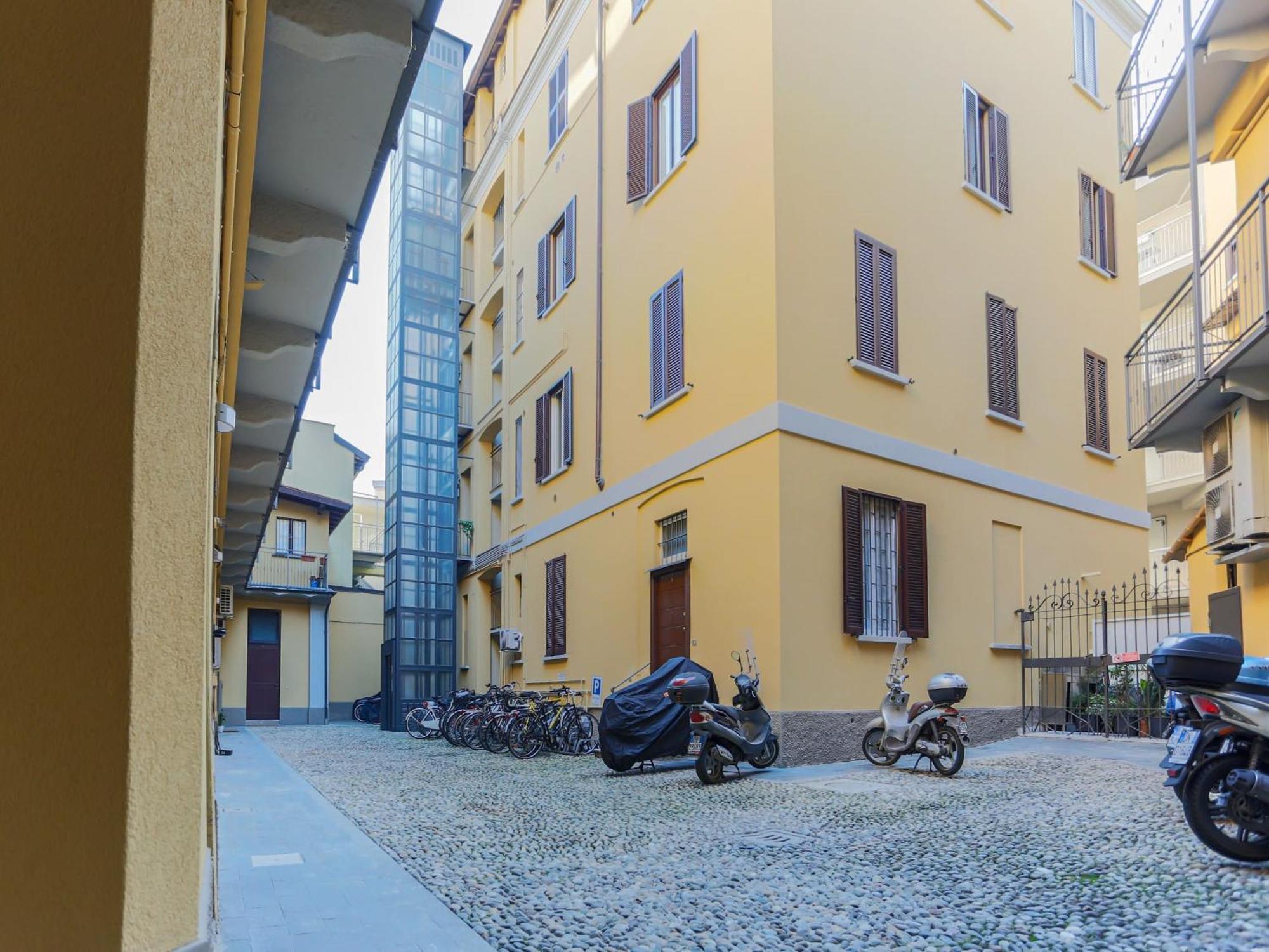 The Best Rent - Spacious Two Bedrooms Apartment Near Porta Romana Милан Экстерьер фото